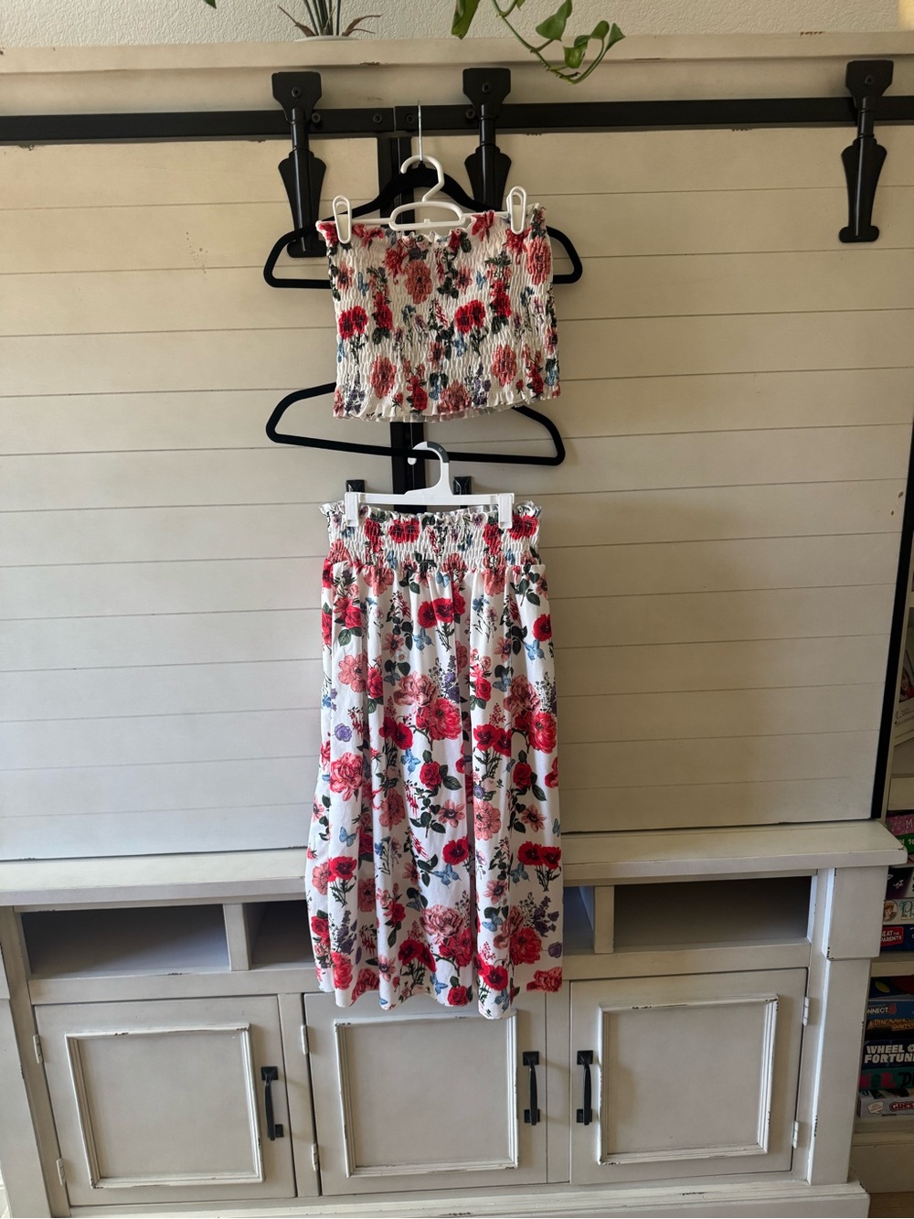 Floral White and Red Smocked Midi Skirt set